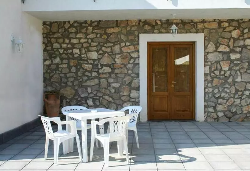 Aamiaismajoitus (B&B) Villa Prota