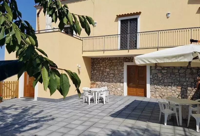 Aamiaismajoitus (B&B) Villa Prota