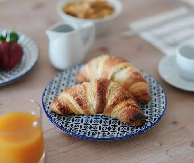 Aamiaismajoitus (B&B) Villa Prota