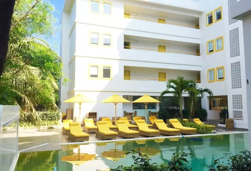 Hotelli Bloomrooms @ Calangute