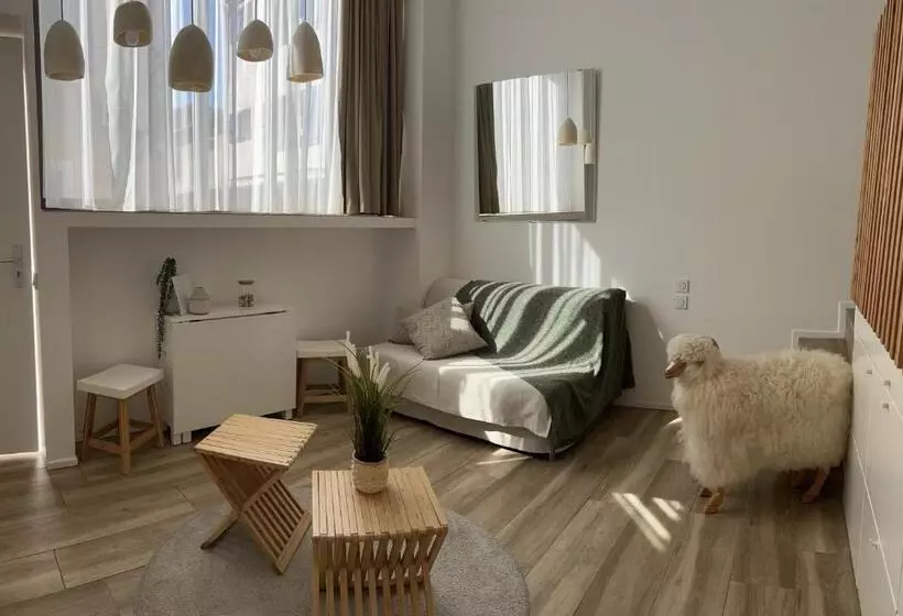 Le Mouton à 5 Pattes Aubagnecassisaix En Provence