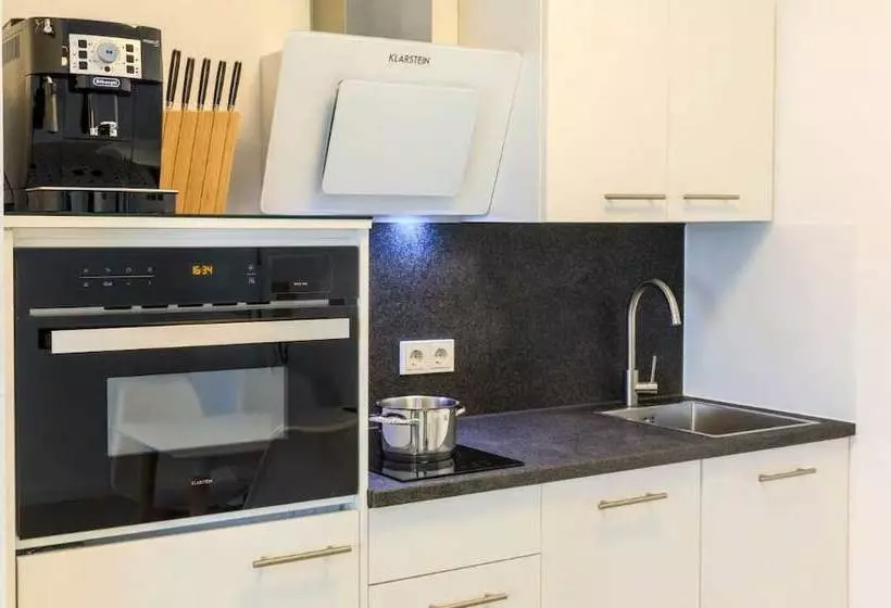 Modern Apartment In City Center