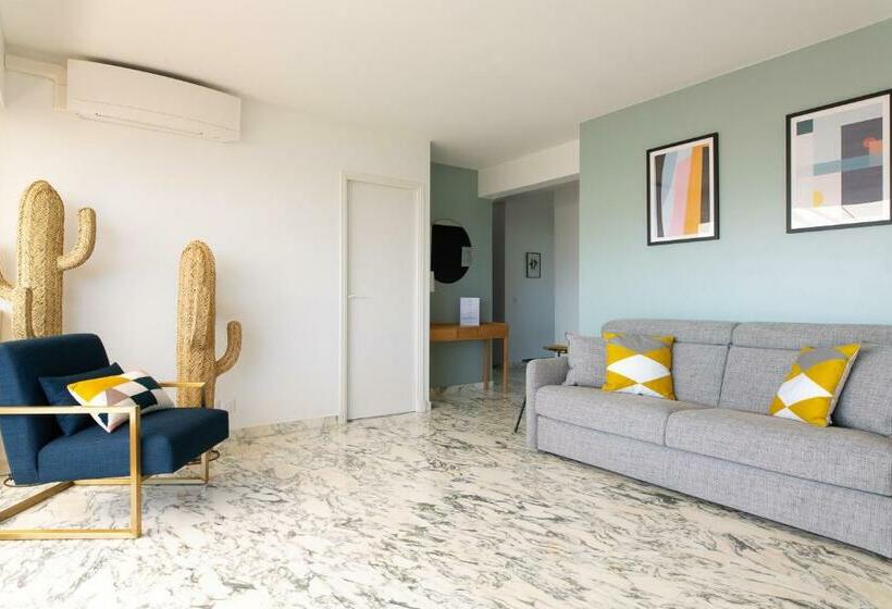 Rooftop Soha 2 Bdr 2 Bthr 1 Toil Clim Terrace Elevator Small Parking