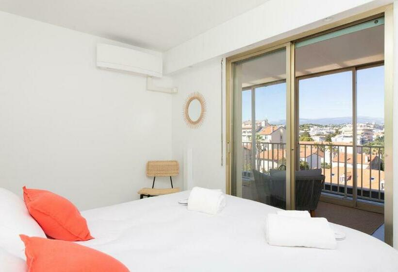 Rooftop Soha 2 Bdr 2 Bthr 1 Toil Clim Terrace Elevator Small Parking