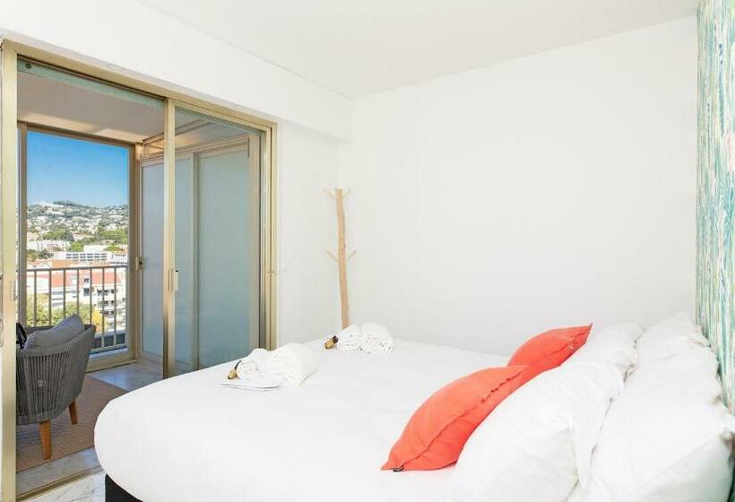 Rooftop Soha 2 Bdr 2 Bthr 1 Toil Clim Terrace Elevator Small Parking