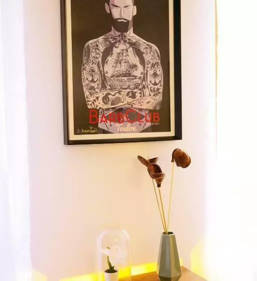 2 Pièces Avec Patio Dans Le Centre De Toulon