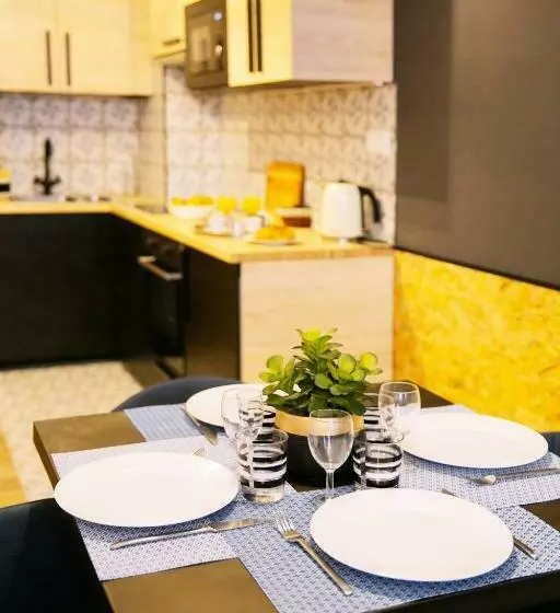 2 Pièces Avec Patio Dans Le Centre De Toulon