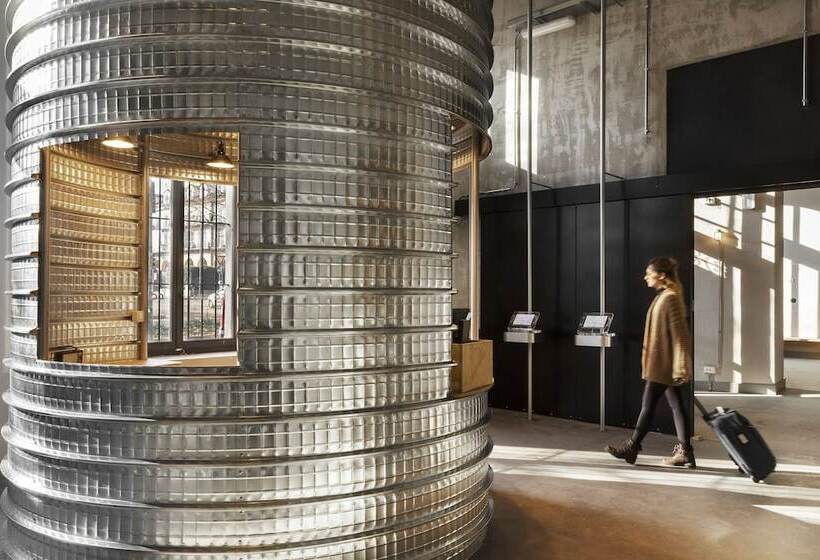 هاستل Combo Torino