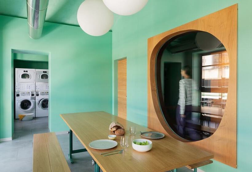 هاستل Combo Torino