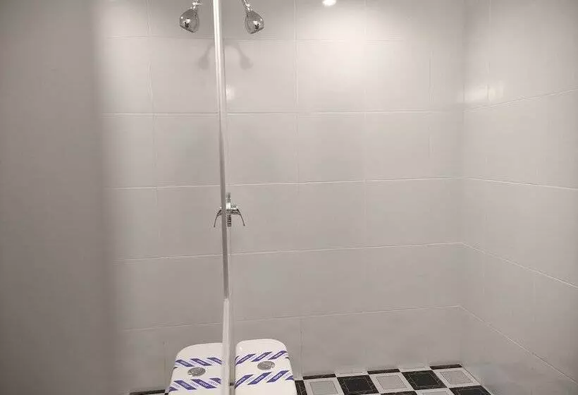 Retkeilymaja Gapura Hotel By Oyo Rooms