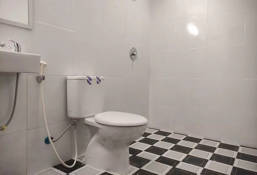 Retkeilymaja Gapura Hotel By Oyo Rooms