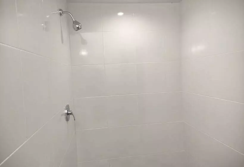 Retkeilymaja Gapura Hotel By Oyo Rooms