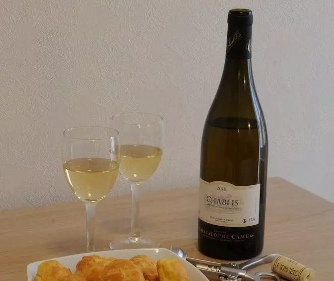 L Eutopia Au Cœur De Chablis, Parking Gratuit