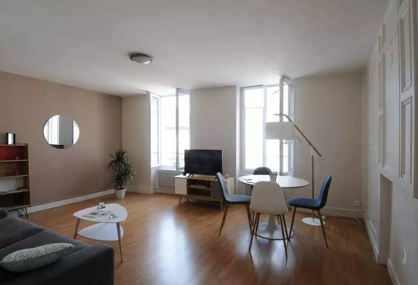 L Eutopia Au Cœur De Chablis, Parking Gratuit