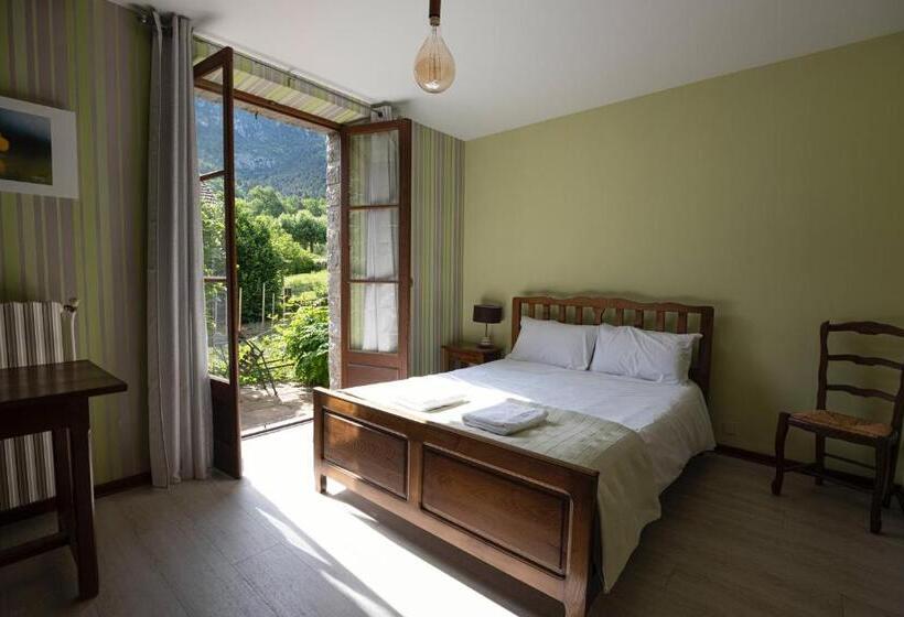 مبيت وإفطار Le Roucadel