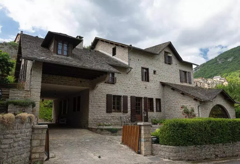 Aamiaismajoitus (B&B) Le Roucadel