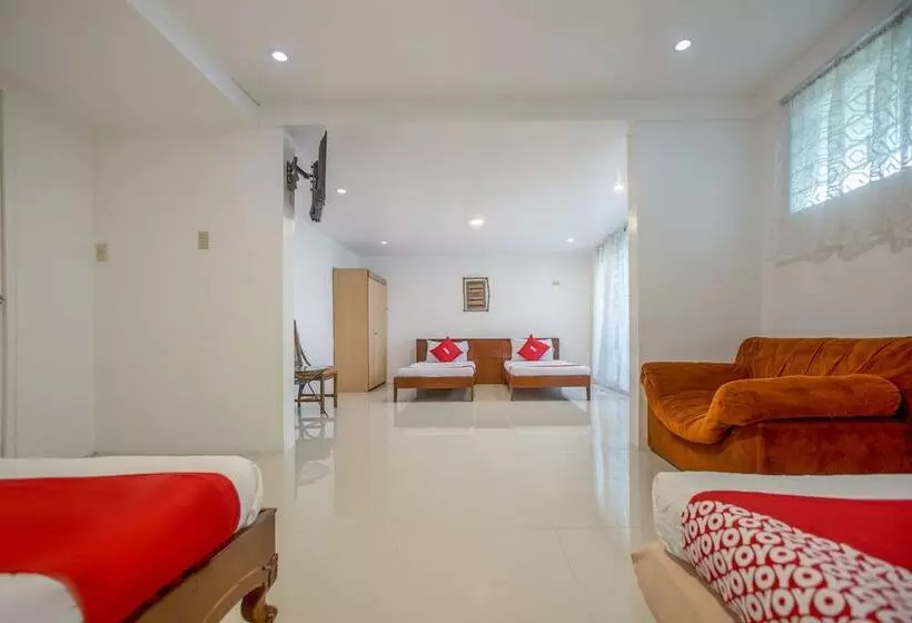Hotelli Oyo 588 Sunrock Resort