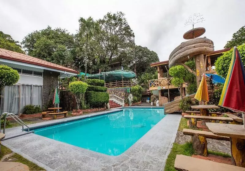 Hotelli Oyo 588 Sunrock Resort