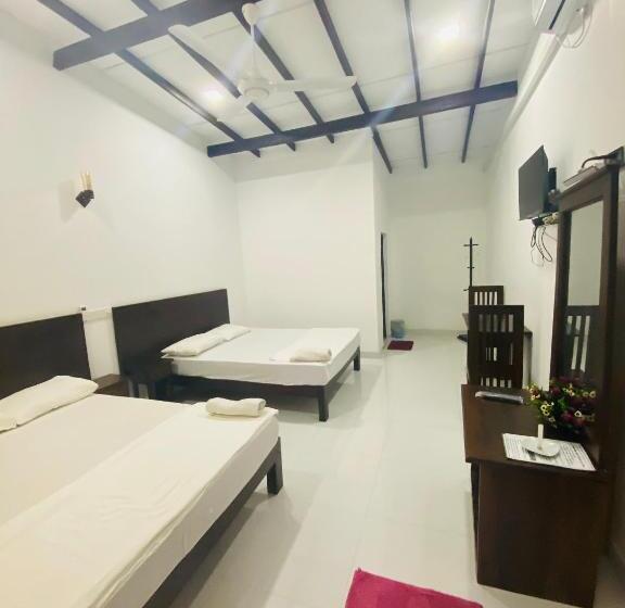 فندق Emerald Guest House