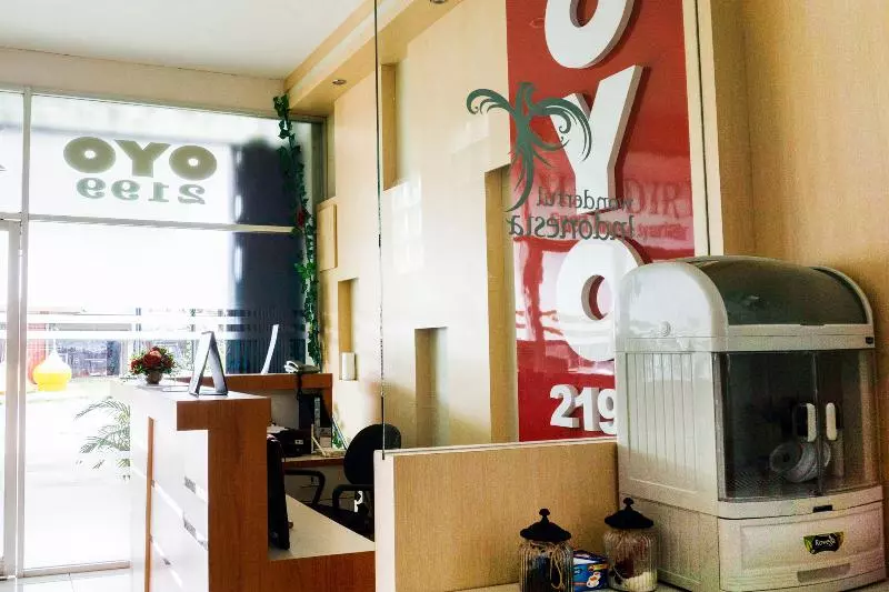 ホテル Oyo 2199 Mandiri Residence