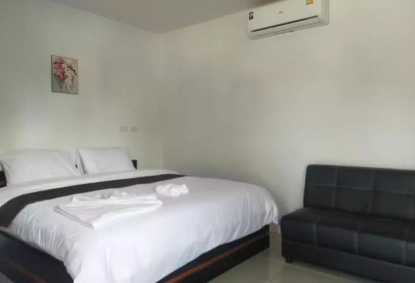 هتل Oyo 767 Pang Chompu Resort