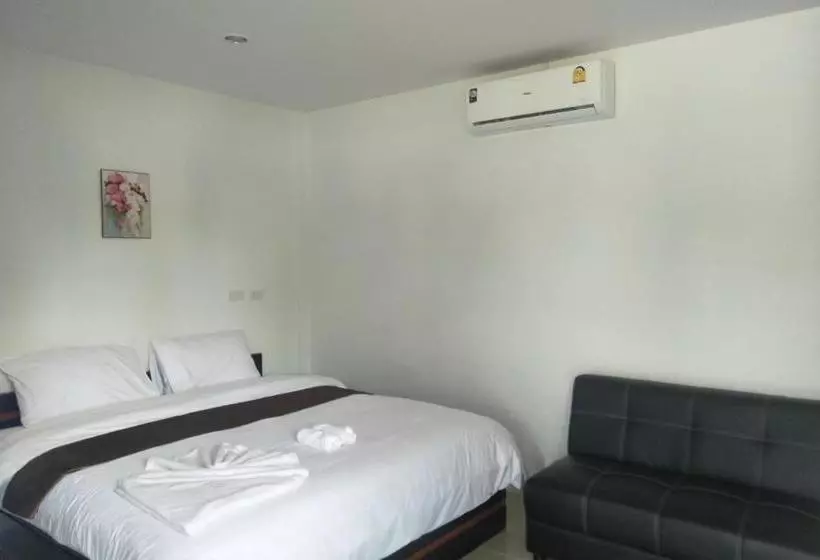 هتل Oyo 767 Pang Chompu Resort