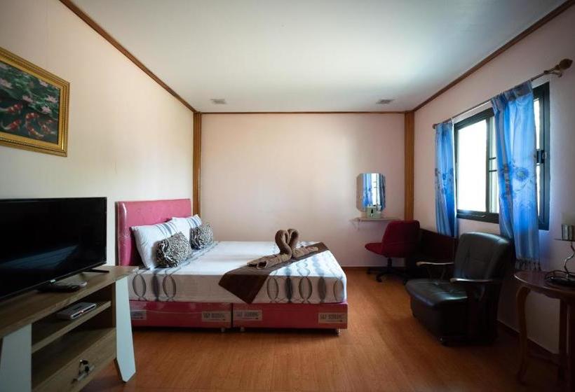 בית מלון כפרי Oyo 810 Morakot Resort