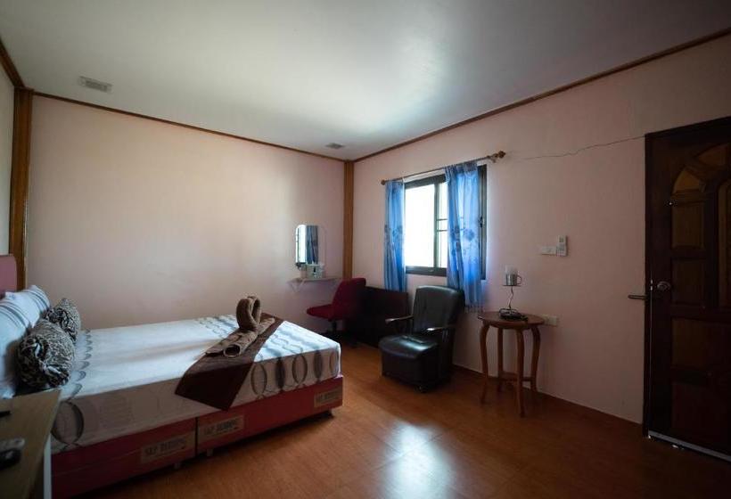 בית מלון כפרי Oyo 810 Morakot Resort