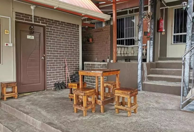 Hotelli Spot On 89963 Sinurambi Homestay 2