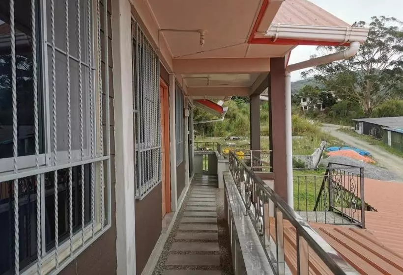 Hotelli Spot On 89963 Sinurambi Homestay 2