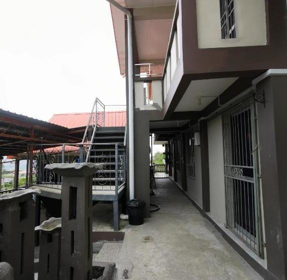 هتل Spot On 89963 Sinurambi Homestay 2