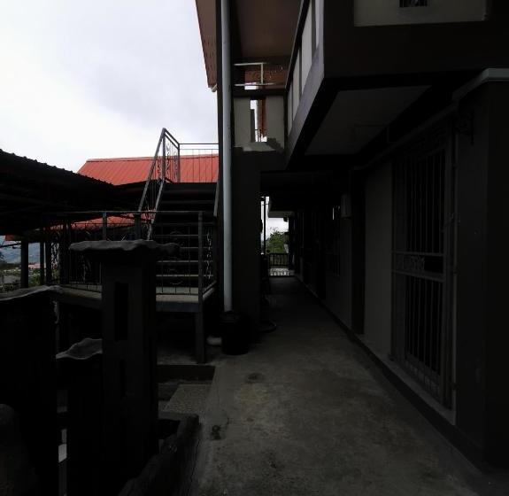 هتل Spot On 89963 Sinurambi Homestay 2