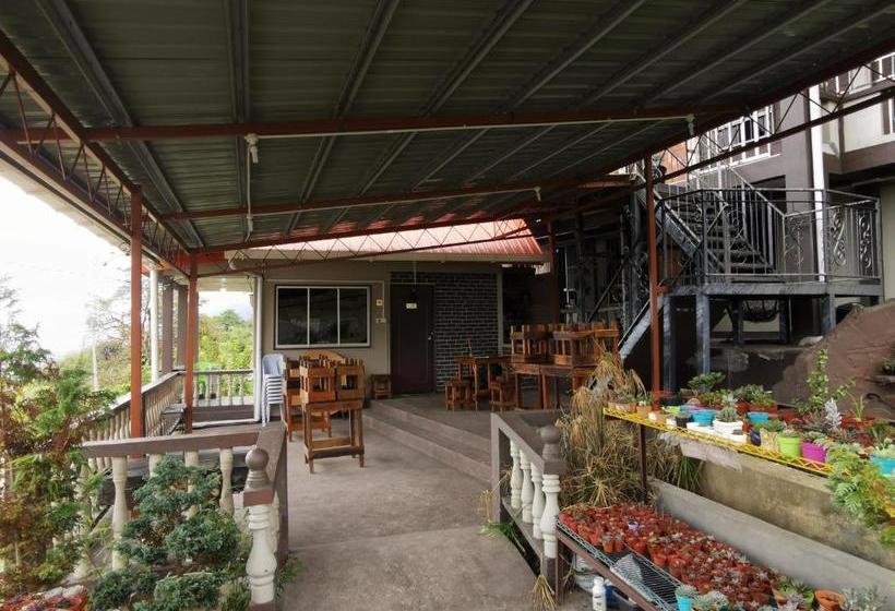 هتل Spot On 89963 Sinurambi Homestay 2