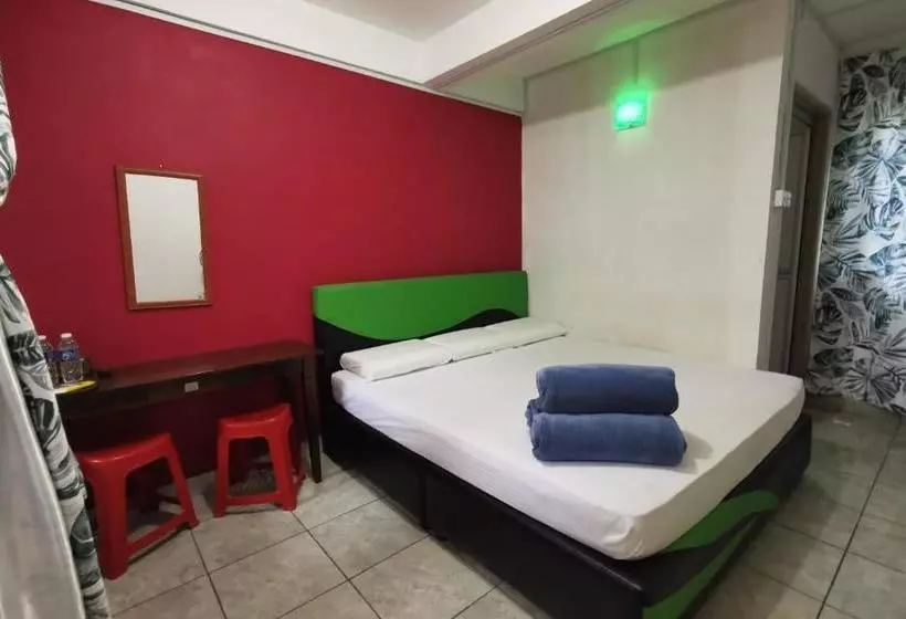 Hotelli Spot On 89963 Sinurambi Homestay 2