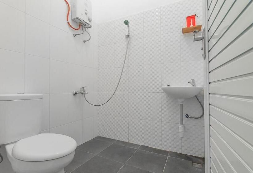 פנסיון Reddoorz Near Alun Alun Garut