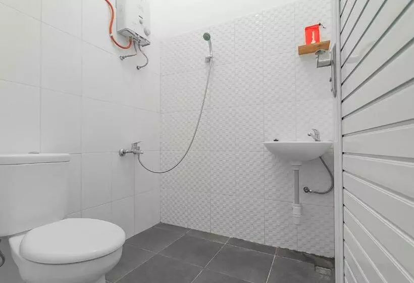 Majatalo Reddoorz Near Alun Alun Garut