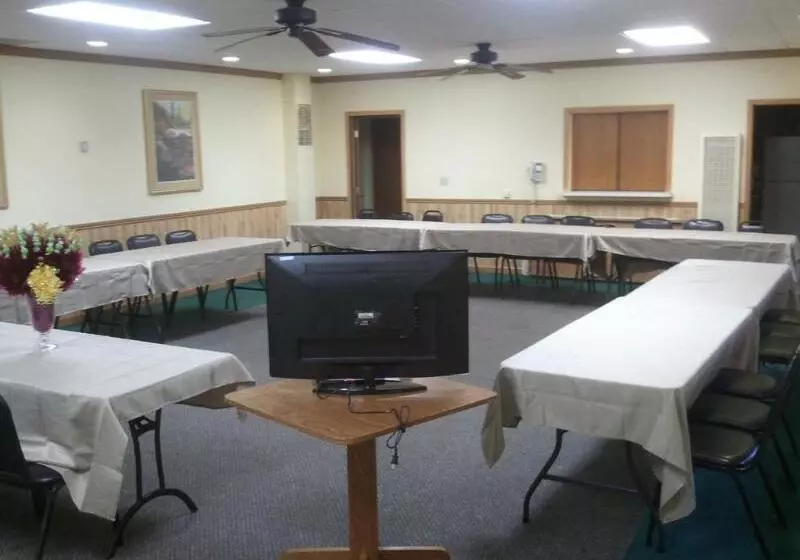 בית מלון כפרי Big Pines Mountain House