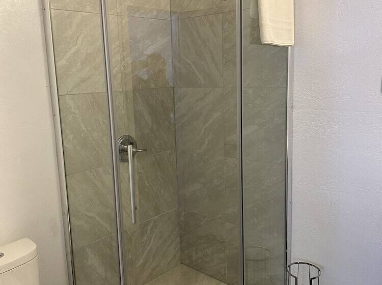 فندق Big Pines Mountain House