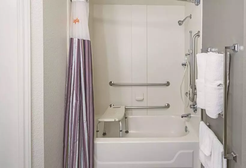 호텔 La Quinta By Wyndham Plantation At Sw 6th St