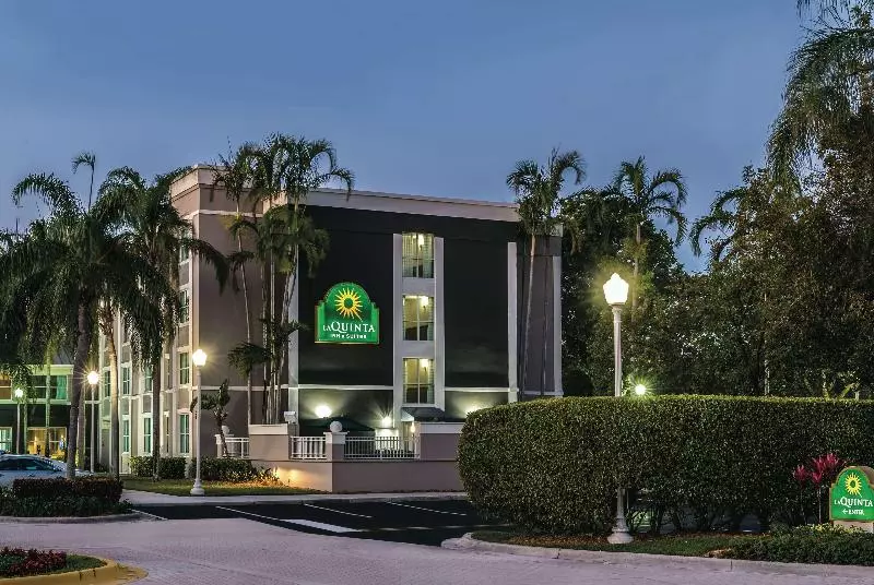 호텔 La Quinta By Wyndham Plantation At Sw 6th St