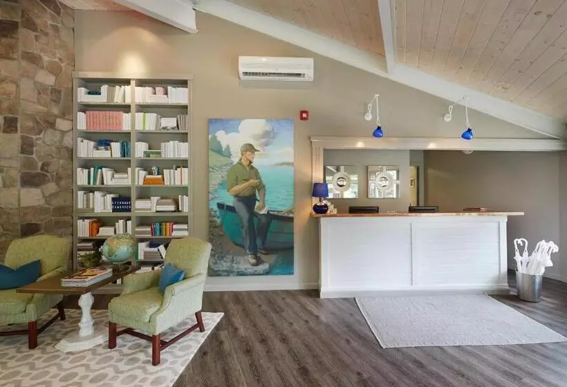 هتل The Lodge On The Cove