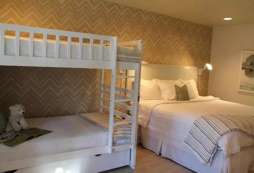 هتل The Lodge On The Cove