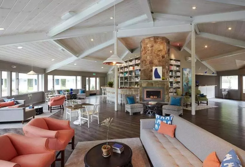 هتل The Lodge On The Cove