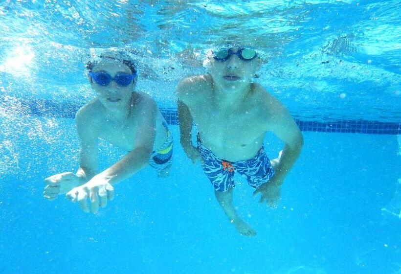 فندق The Lodge On The Cove