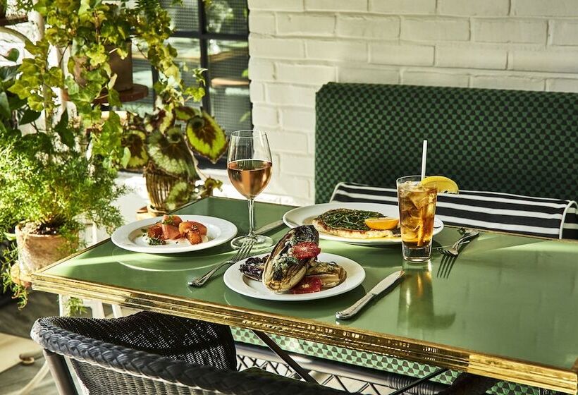 Hotel The Vanderbilt, Auberge Resorts Collection