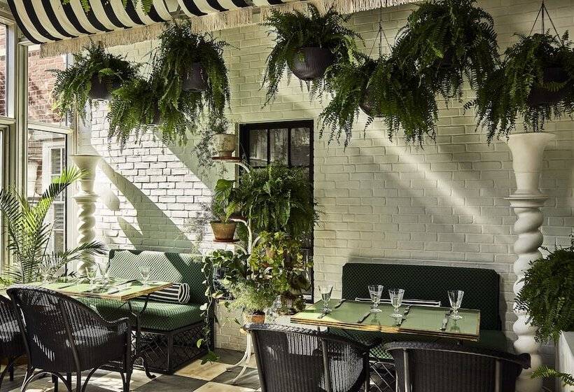 Hotel The Vanderbilt, Auberge Resorts Collection