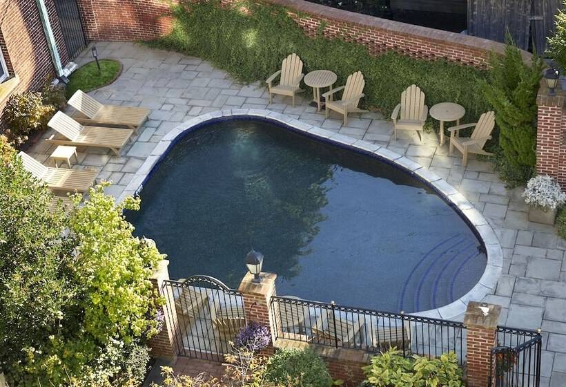 Hotel The Vanderbilt, Auberge Resorts Collection