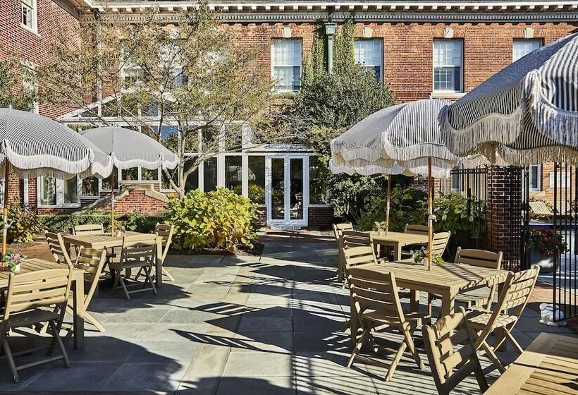 Hotel The Vanderbilt, Auberge Resorts Collection