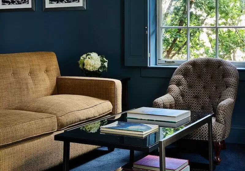 هتل The Vanderbilt, Auberge Resorts Collection