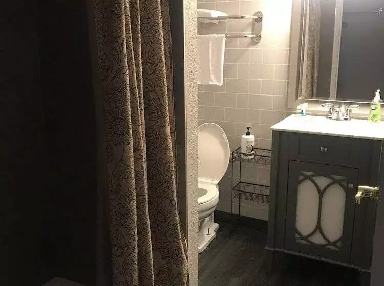 Hotelli The Village Inn